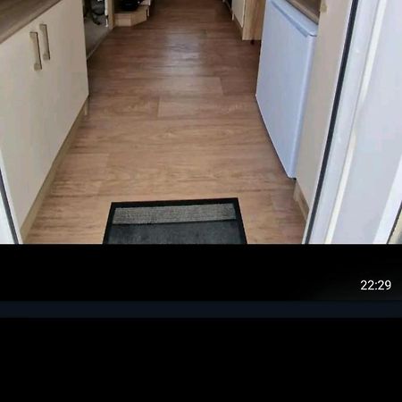 Oakley Hotel Rookley Екстериор снимка